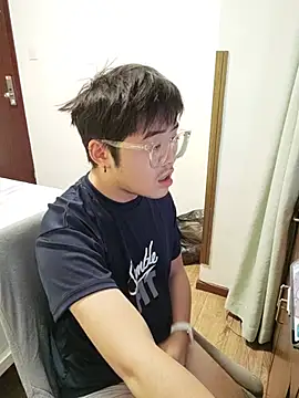 Charliez0088 网络视讯表演