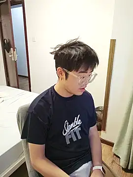 Charliez0088 网络视讯表演