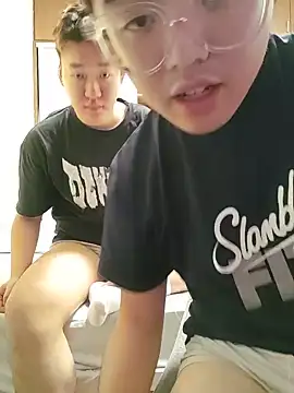 Charliez0088 网络视讯表演