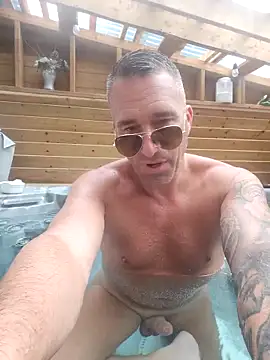 Cutecamboy4you 在線直播表演