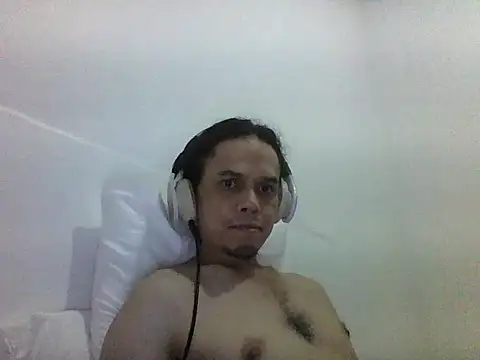 Raku2386 webcam show