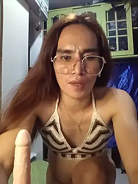 HornyKerujieTrans Adlı Modelin Web Kamerası Şovu