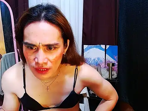 Show de HornyKerujieTrans na webcam