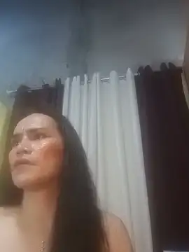Show de HornyKerujieTrans na webcam