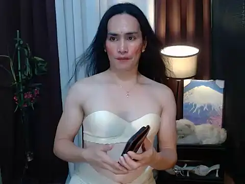 HornyKerujieTrans Adlı Modelin Web Kamerası Şovu