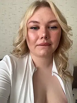 cutiejuliee's Live XXX Chat