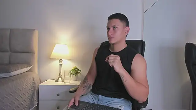 Chriss_Diamond Pertunjukan Webcam