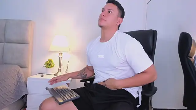 Chriss_Diamondn Webbikameraesitys
