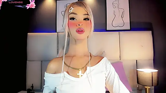 Kornylovee Pertunjukan Webcam
