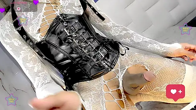 Kornylovee Adlı Modelin Web Kamerası Şovu