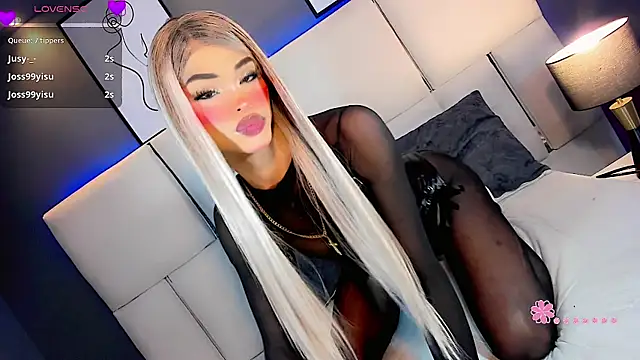 Kornylovee 在線直播表演
