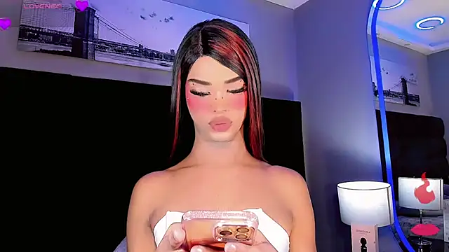 Kornylovee Adlı Modelin Web Kamerası Şovu