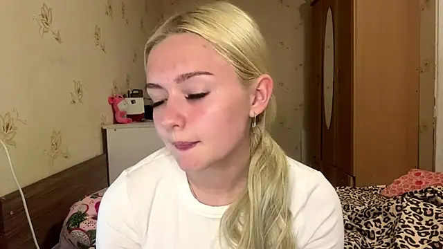 Sophia_Blonde: онлайн-секс-чат