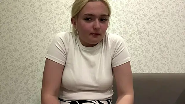 Sophia_Blonde – live chatrum