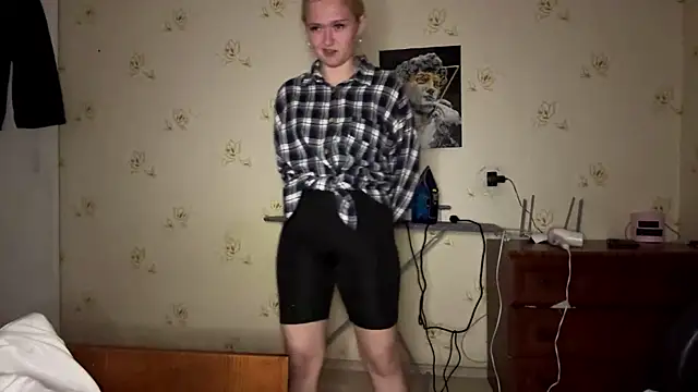 Sophia_Blondeのウェブカメラショー