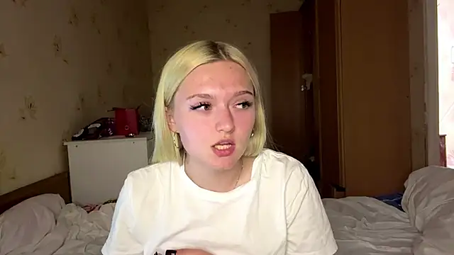 Sophia_Blonde's Webcam Show