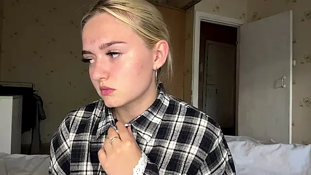 Sophia_Blondeのウェブカメラショー