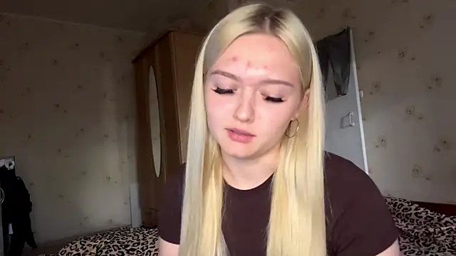Chat XXX en directo de Sophia_Blonde