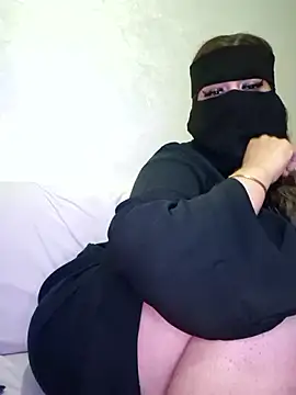 Queenhoiyam Adlı Modelin Canlı XXX Sohbeti