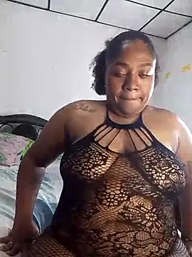 Mia-Victory Show in webcam