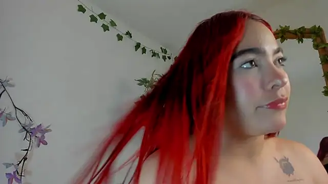 צ'אט XXX בשידור חי של AfroditaVega_