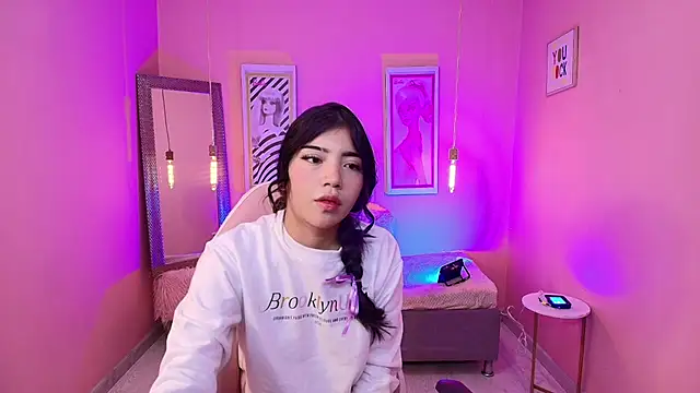 Soffi_x_x_n Live XXX chat