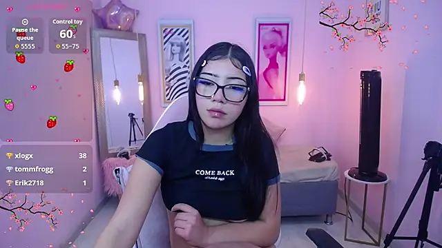 Soffi_x_x_ Adlı Modelin Web Kamerası Şovu