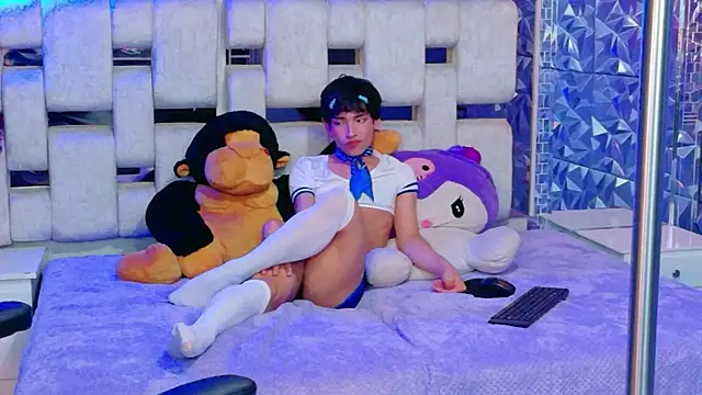 AlecciaNova's Webcam Show