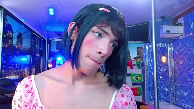 AlecciaNova – webcam-show