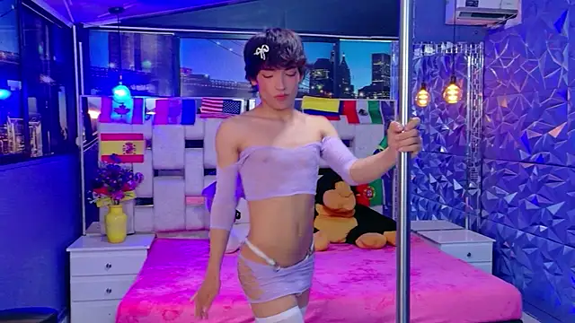 AlecciaNova's Webcam Show