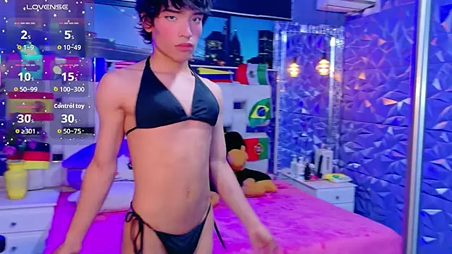 AlecciaNova's Webcam Show