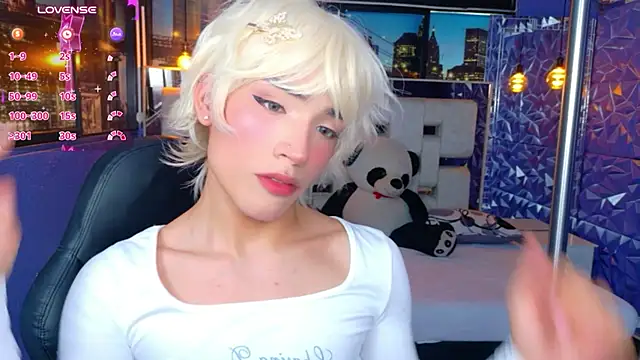 isaac_nova Webcam show