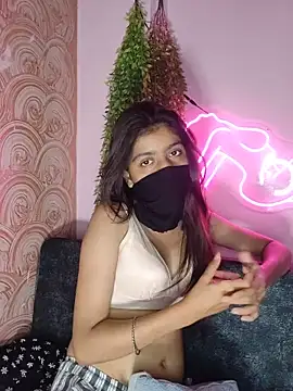 Prihu143 Adlı Modelin Canlı XXX Sohbeti