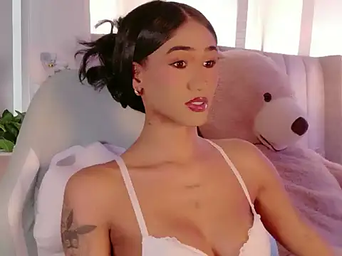 adharac19 Show in webcam