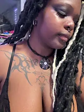 Онлайн чат XXX Nyla_xox