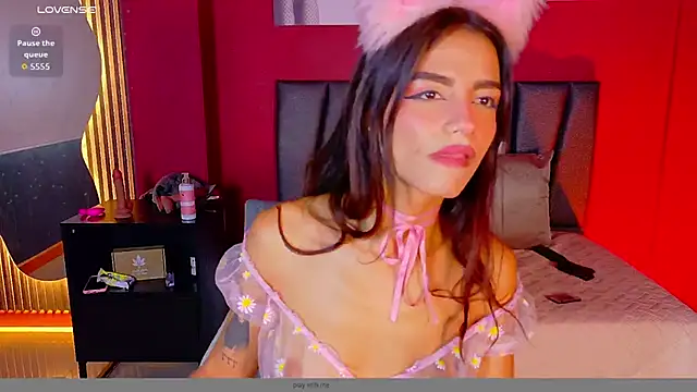 XXX chat uživo modela Charlott__18
