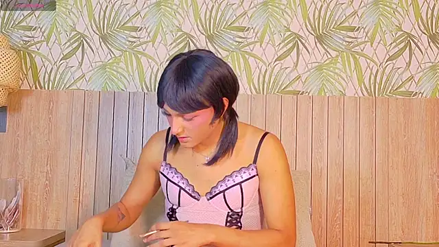 Mikavelvet08 Show in webcam