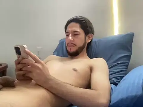 Show modela HornyPizzaBoyX na web-kameri