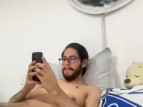 Show modela HornyPizzaBoyX na web-kameri
