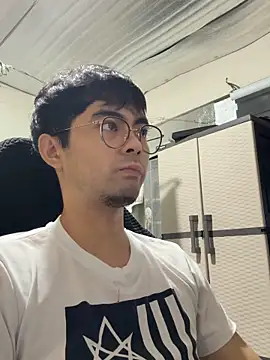 KevinZache 在線直播表演