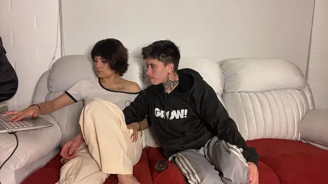 perceo_and_saddieのウェブカメラショー