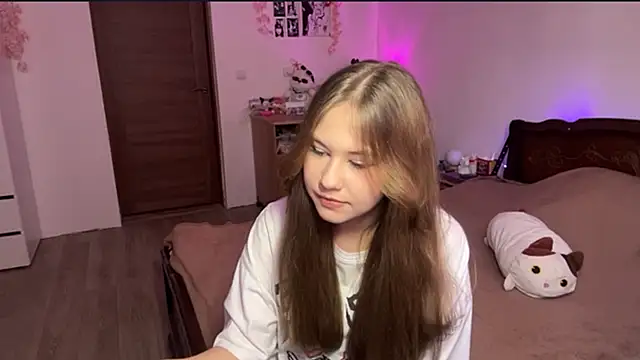 NyelleSpir webcam show