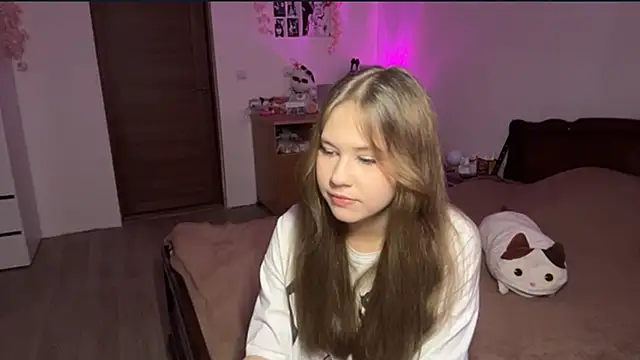 NyelleSpir webcam show