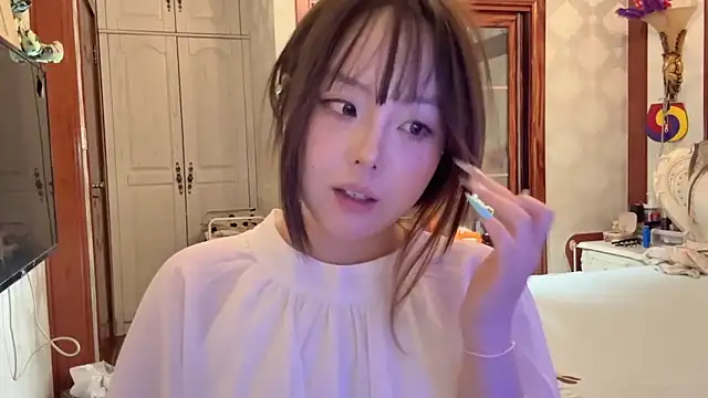 LongLongQueen Chat XXX in diretta