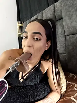 Show modela MegannHills_ na web-kameri