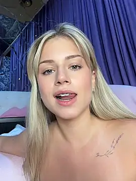 NinaVerse webkamerás műsora