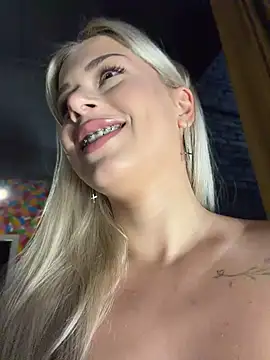 NinaVerse's Webcam Show
