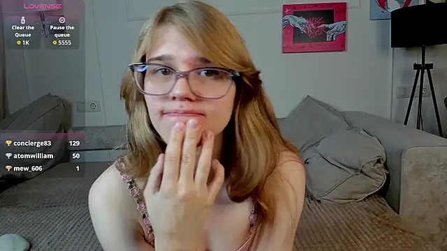 JosefaDonelan Chat XXX live