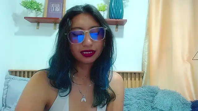 Chat +18 de Violet_2003 ao vivo
