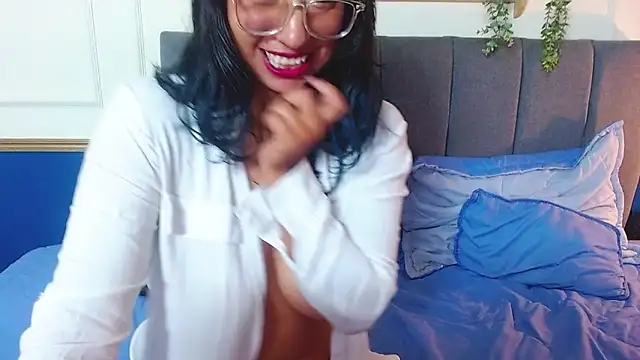 Chat +18 de Violet_2003 ao vivo